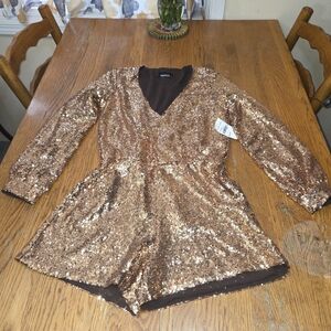 NWT, Elegant Gold Sequin V-Neck Romper (Nordstrom). Size S. LLCP